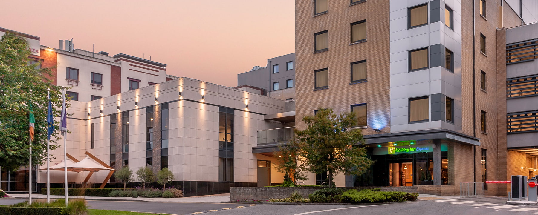 Dublin Airport Hotel Entrance